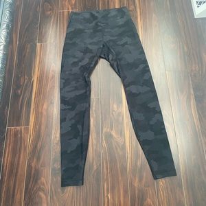 Camo print, Lululemon leggings.